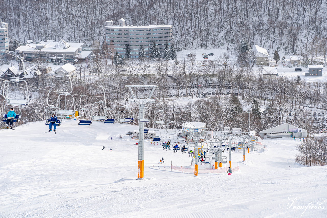 朝里川温泉スキー場　NEWイエローリフト運行開始。そして、新コースも開放間近…。今、北海道で一番“HOT”なスキー場は『ASARI』です！